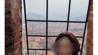 風が吹くとこわい！迫力の傾き。