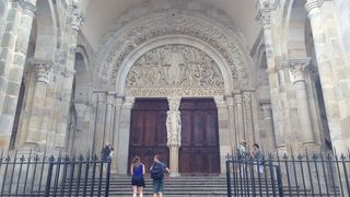 サン ラザール大聖堂
