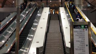 比較的落ち着いたショッピングモールです