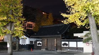 白壁が印象に残ります