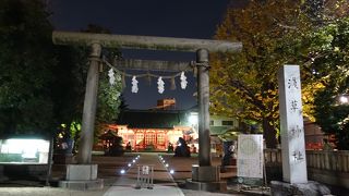 二天門をはいって右手です