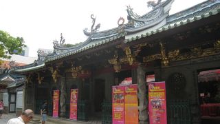 ジンガポールにある中国建築です