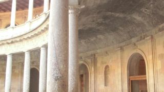 中には博物館や美術館も