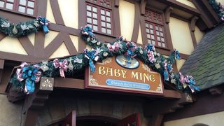 オムツも売っていて、いざという時に便利♪