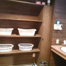 ひのき風呂（脱衣室）