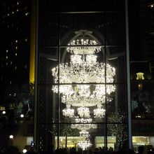 高さ8.4mのバカラで出来たシャンデリア