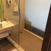 ドアが無いため水が溢れます