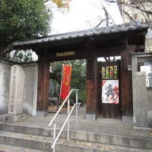 境内の写真は撮れません。