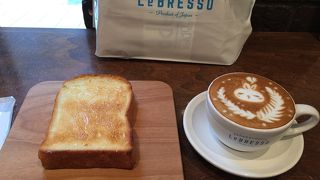 オシャレな食パン専門店 ♪