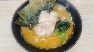 客の目の前でする話じゃない