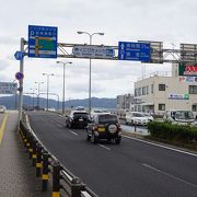 松江市内の大動脈を担っている活気を味わうべき橋