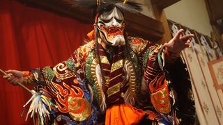 神社の拝殿で見る石見神楽