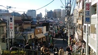 いまでは夕焼けの空は小さく――