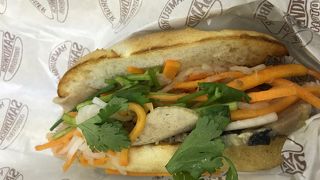 お手頃な値段でおいしいです。パクチーの増量ができます。