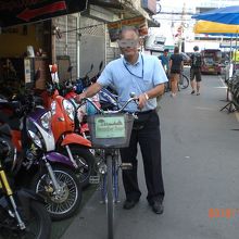 タイ政府観光庁の推薦通りチャオプロム市場でレンタルした自転車