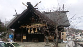 榎本武揚縁の神社です