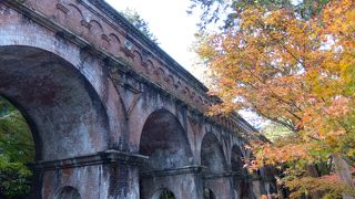 京都一周トレイルの前に立ち寄り、水路橋から疎水沿いを歩き蹴上まで。