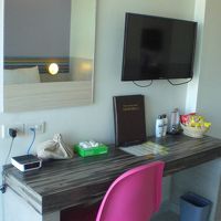 客室内の様子です。調度品を含め明るい感じになっています