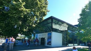 駅から少しわかりにくい　カフェはいい雰囲気　見学後立ち寄りを