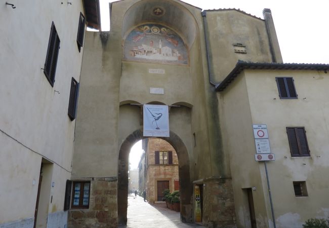 ピエンツァの町の入り口