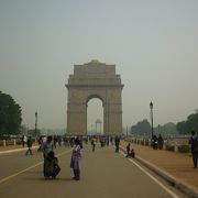 巨大なインド門