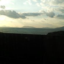 瀬戸大橋から眺める瀬戸内海の夕日２