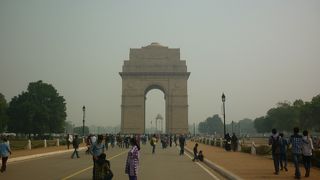 巨大なインド門