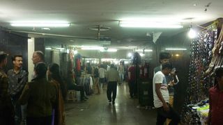 コンノートプレイスの地下