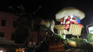 クリスマスマーケット開催時に訪れました。観光案内所はクヴェトリンブルクの市庁舎のそばにあります。