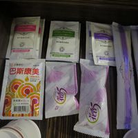 アメニティは机の引き出しに入っていました