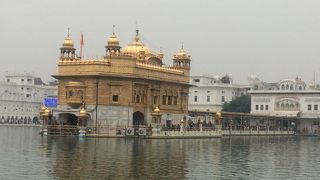 信仰心を感じさせる寺院