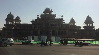 展示物だけでなく建物自体が博物館の展示品