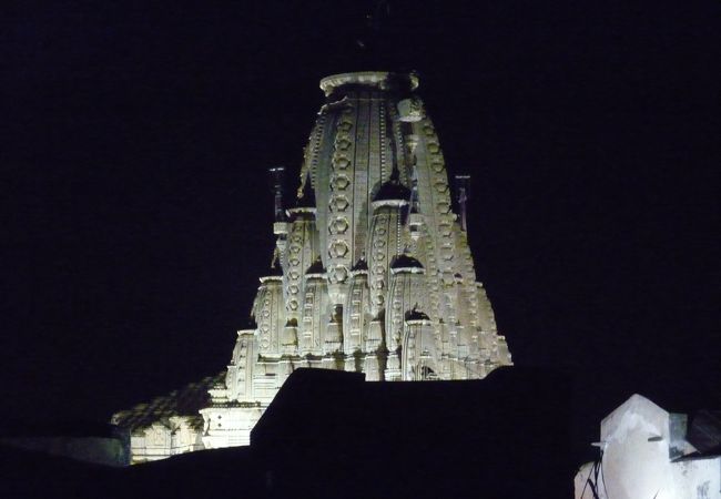 ウダイプールで一番大きなヒンドゥ教寺院