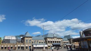 待ち合わせには△