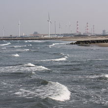 下津海岸と風力発電
