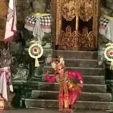 定番の「レゴン・ラッサム」