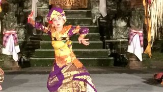 土曜日には「グヌンサリ」の定期公演やってます♪