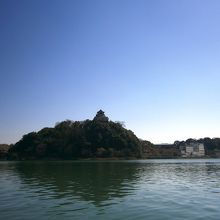 木曽川から眺める犬山城