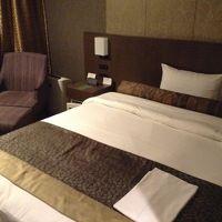 客室はシックなブラウン系