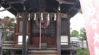 台東区松が谷1丁目にある日蓮宗の寺院です