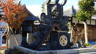 徳川家の葵の紋が入った鬼瓦