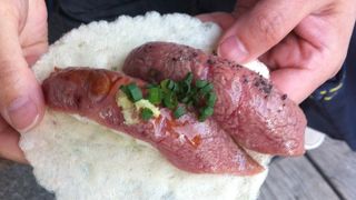 飛騨牛の握りを食わない手はないでしょ。