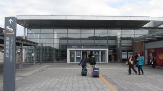 桃園空港から市街地へ出る面白ルートの乗換駅！