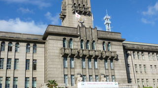 昭和初期に完成した重厚な建物です