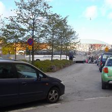 大型観光バスも横付けしてました