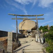 霊的なものを感じられる奇岩と絶景