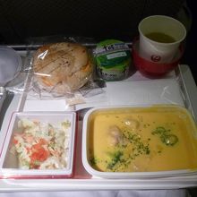 成田→シドニー　機内食（到着前）。