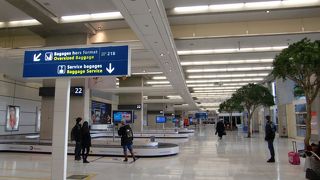 ショップはターミナル1より2が充実