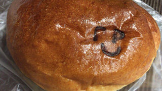 北欧風の外観。パン生地がどれも美味