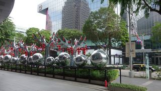 都会的な大通り